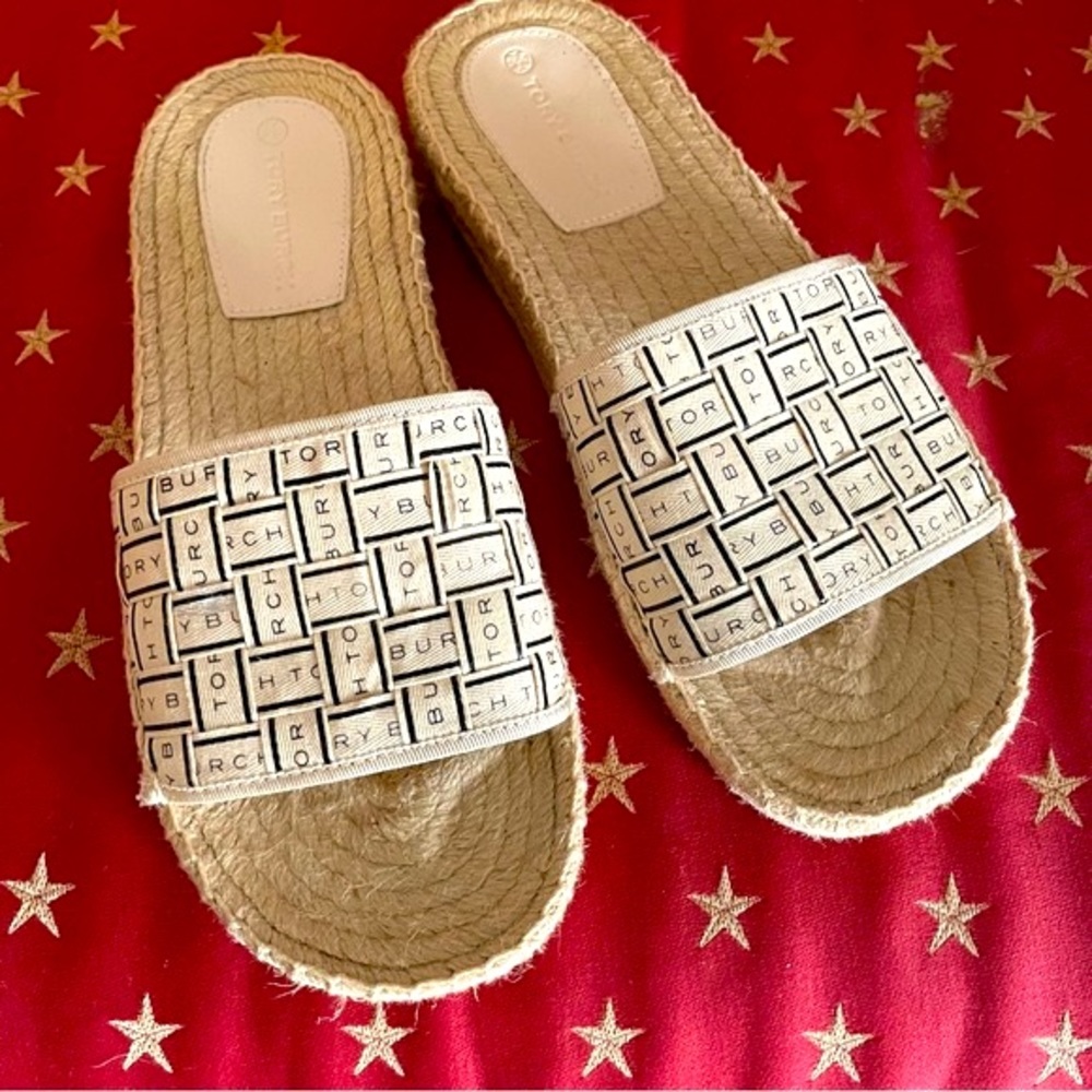 TORY BURCH Logo Beige Slide Espadrille Sandals! Great condition! Size 9
